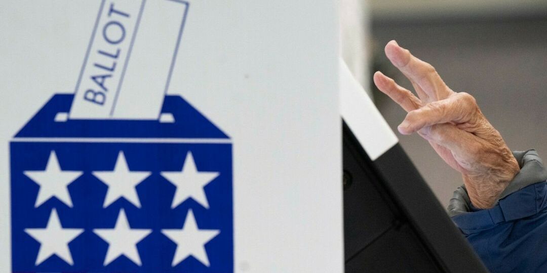 Faktencheck: "Selwecht Schema": Falschbehaaptungen iwwer d'Wielen troubléieren US-Walkampf - Featured image